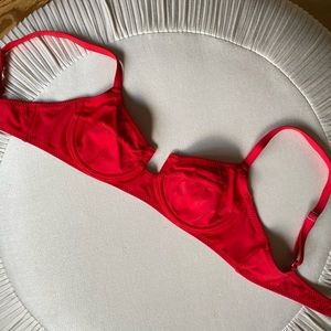 Solid & Striped The Harley Bikini Top in Ruby
Size XS